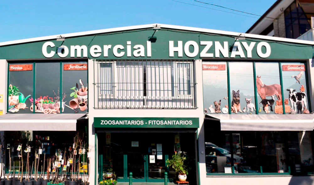 Fachada de Comercial Hoznayo